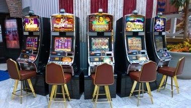 Live casino tournament bracket interface on hercules138